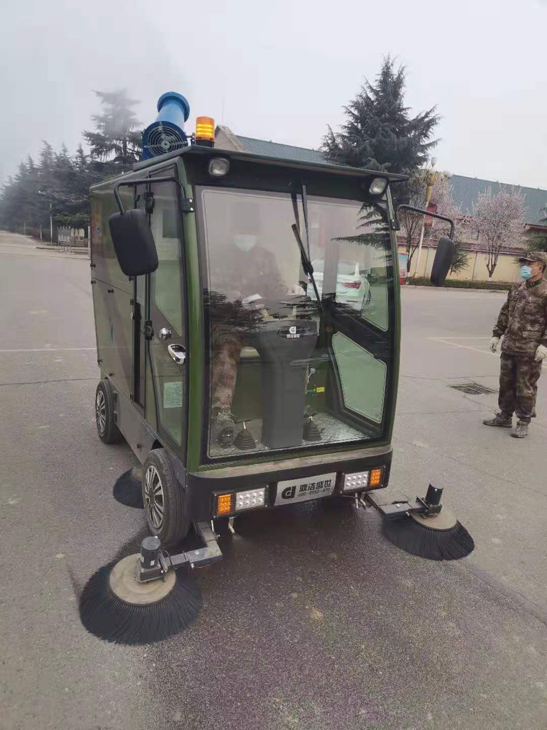 陜西西安，四川綿陽(yáng)軍隊(duì)交機(jī)DJ2300GYWP掃地機(jī)